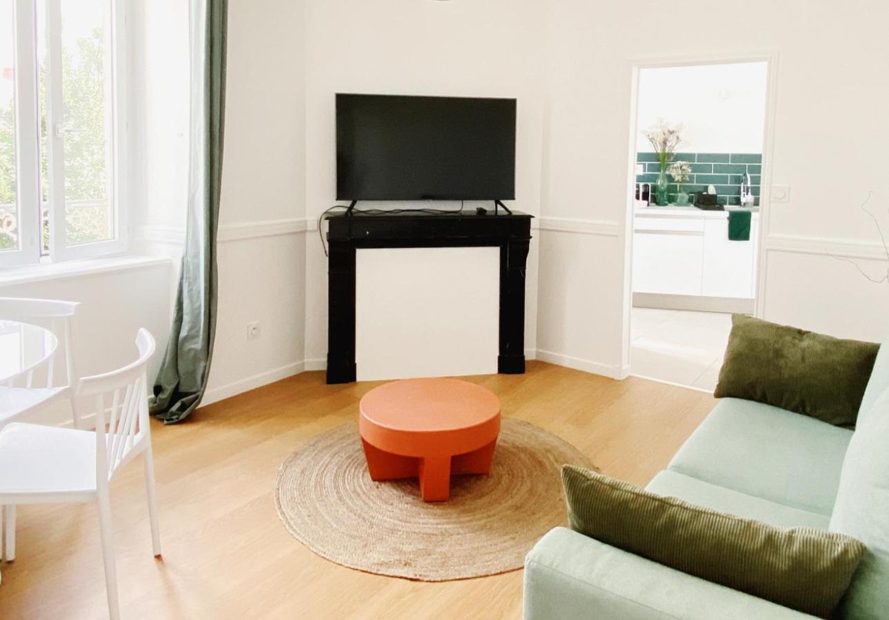 Le Terracotta ⸱ Stationnement Gratuit ⸱ Fibre Apartment Deols Exterior photo